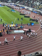 Ruotsi-ottelussa urheilijat pääsivät kunniakierroksen aikana näkemään lähietäisyydeltä kilpailijoiden suorituksia